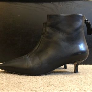 Stuart Weitzman Juniper 45mm pointer booties